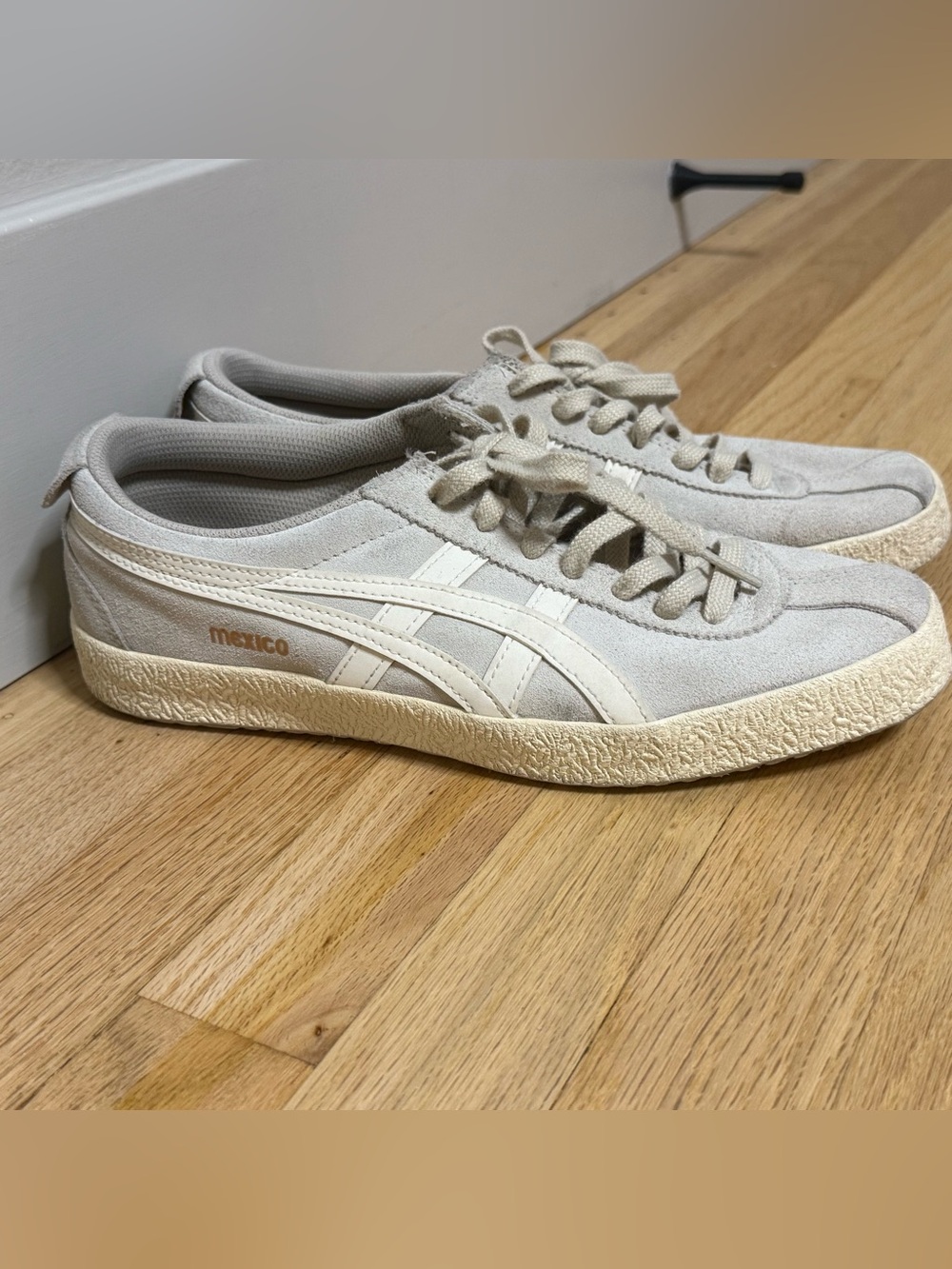 Onitsuka Tiger Mexico 66 Suede Sneakers in Light Beige USED 7.5 / 40.5